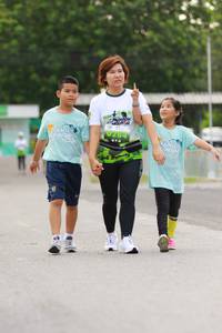 BIB: 284
                            <button type="button" onclick="openModal(3562642)" class="btn btn-primary btn-sm float-right btn-popup" data-toggle="modal" data-target=".modal-high-quality">
                        <i class="fas fa-shopping-cart"></i> Add to Cart
                    </button>
                                            <button type="button" onclick="isThisMe(3562642, true)" class="btn btn-success btn-sm float-right btn-popup btn-isme hidden" data-toggle="tooltip" data-placement="bottom" title="นี่คือรูปของคุณใช่ไหม คลิกที่นี่เพื่อเอาเข้าอัลบั้ม">
                        <i class="fas fa-plus"></i> Add to album
                    </button>
                    <button type="button" onclick="isThisMe(3562642, false)" class="btn btn-warning btn-sm float-right btn-popup btn-isnotme hidden">
                        <i class="fas fa-ban"></i> Remove from album
                    </button>